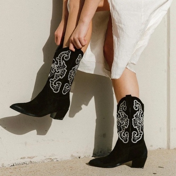 New DOLCE VITA Sula Studded Suede Boots - Picture 1 of 10